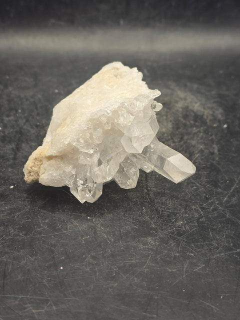 Clear quartz cluster! 3.5 ounces!, 2.8 by 2.4 inches!
