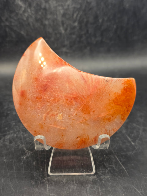 Agate moon! 4 ounces, 3 inches tall, 2 inches wide