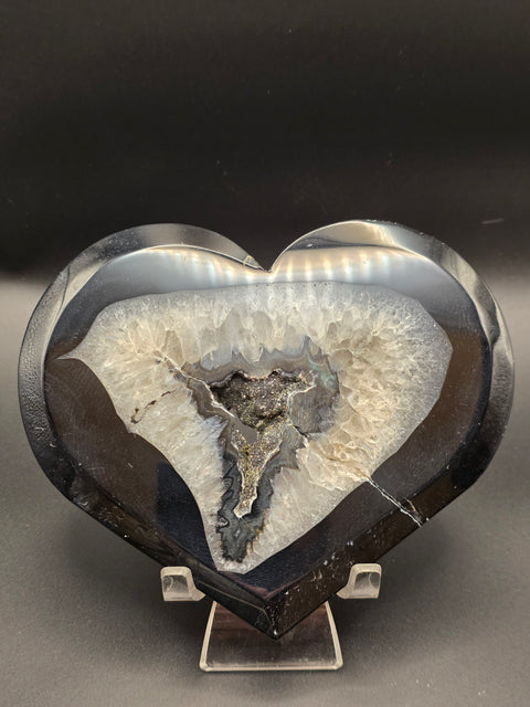 Large Druzy agate heart! 12.2 ounces, 5.5 inches wide 4.5" tall
