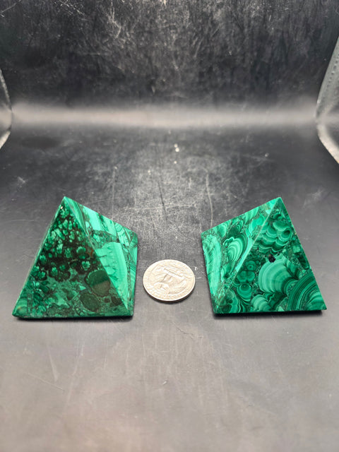 Malachite pyramid! 3.5 ounces, 1.7 inches tall, 1.9 inches wide!