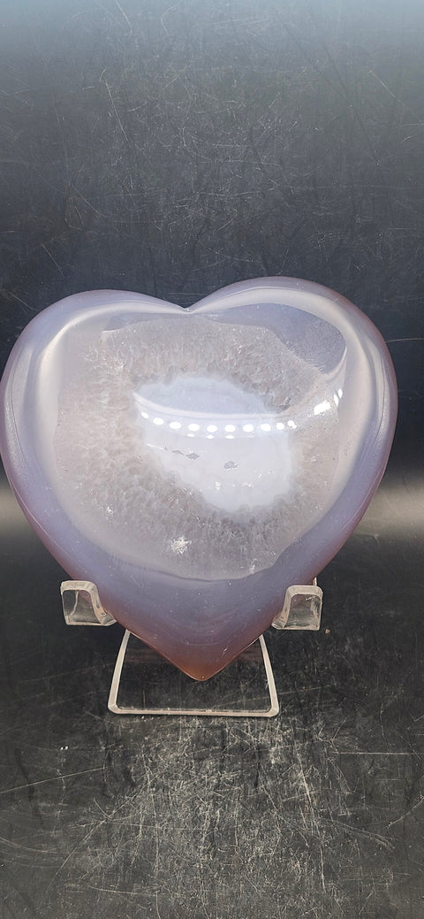Agate heart! 9.4 ounces, 4 inches wide, 4 tall, .74 thick