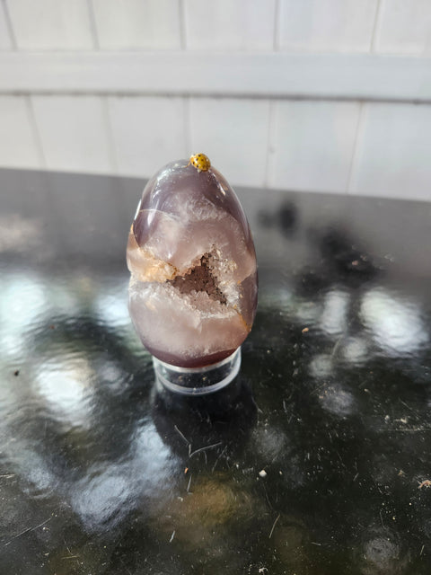 Druzy agate egg. 5.2 ounces, 2.75 inchs