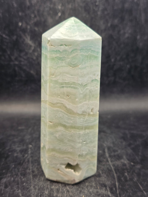 Caribbean calcite tower! 9.2 ounces, 4.1 inches tall