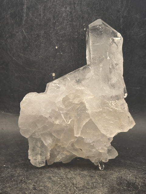 Clear quartz cluster! 5 ounces, 3.8 inches by 2.5 inches!