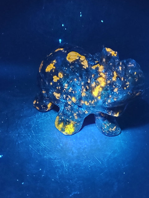 Flame stone "yooperlite" elephant! One pound, 4 inches long, 2" wide