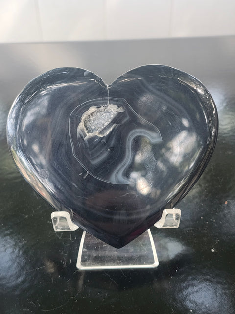 Druzy agate heart! 7.5 ounces,4.1 inches wide, 3.7 inches tall
