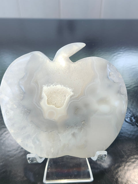 Druzy agate apple! 95.8mm wide, 91mm tall, 6.8 ounces