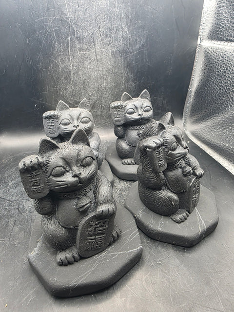 Maneki neko shungite figurine! 6 ounces, 3 inches tall!