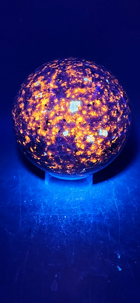 Flame stone sphere "yooperlite" 74.6mm, 2.9 inches, 1.4 pounds