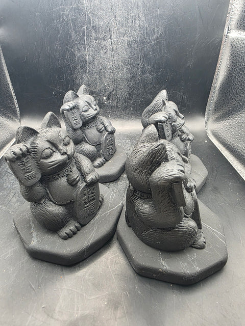 Maneki neko shungite figurine! 6 ounces, 3 inches tall!