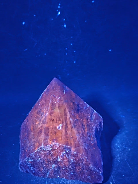 Sodalite polished top point! 12.2 ounces, 3.2 inches tall, 3" wide