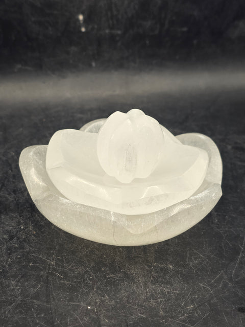 3 piece lotus flower bowl set! 6.5 ounces, 2.8 inches wide!