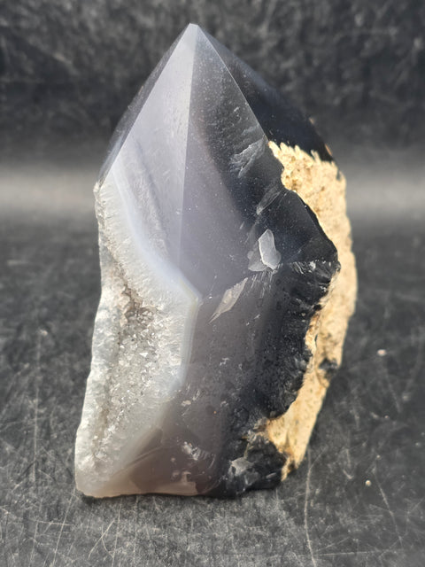 Druzy agate polished top point! 14 ounces, 3.4 inches tall, 2.7" wide