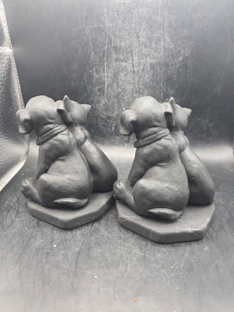 Shungite cat&dog! 8.7 ounces, 3.7 inches tall!