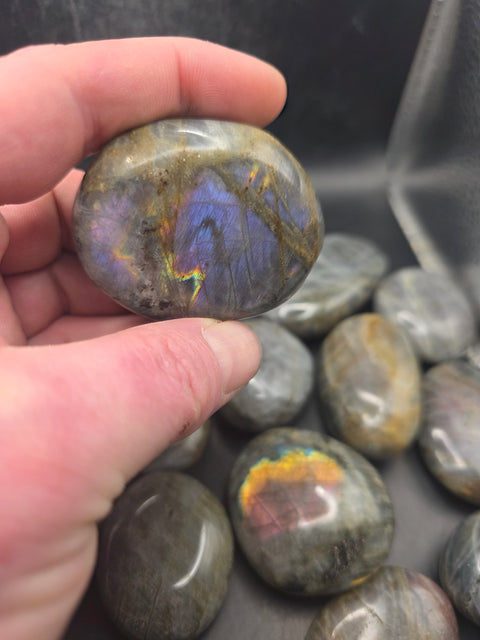 Sunset labradorite palm stone! 1.6 too 2.5 inches