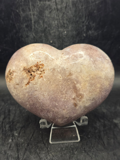 Pink amethyst heart! 15.8 ounces,  3.5 inches tall, 3.2 inches wide!