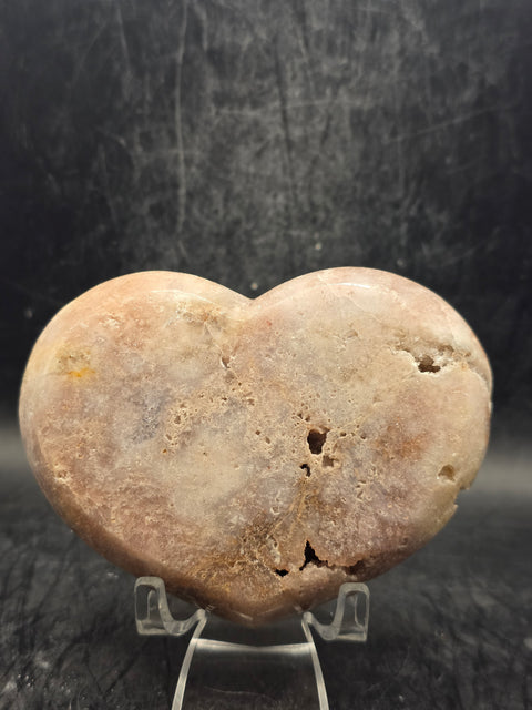 Pink amethyst heart! 10 ounces, 3.5 inches wide, 2.8 inches tall!