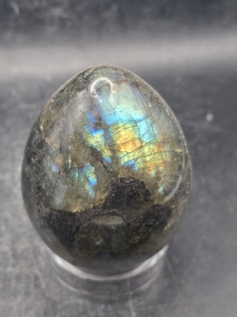 Labradorite egg! 11.2 ounces, 2.9 inches tall, 2.1" wide