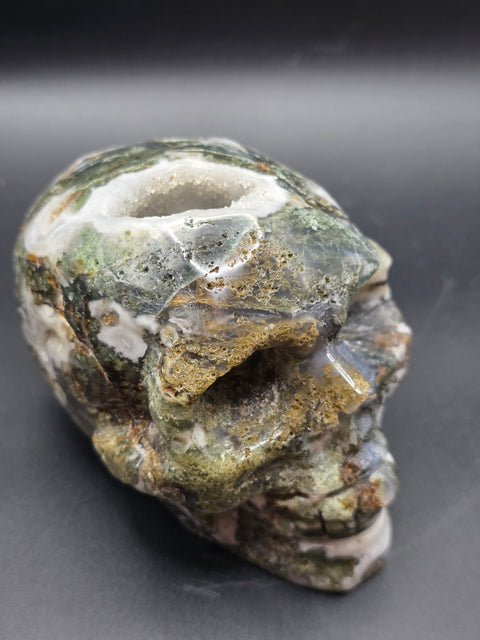 Druzy moss agate skull! 1.10 pounds, 3.9 inches long, 3.1" tall