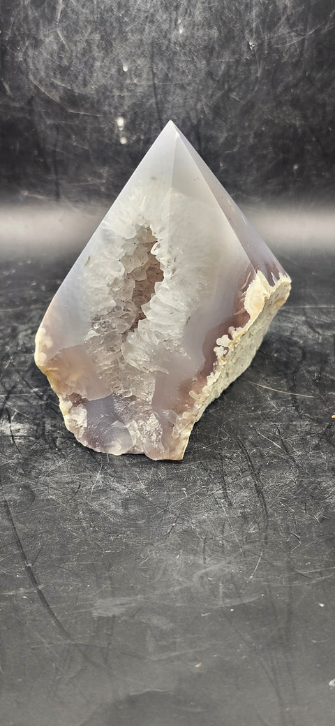 Druzy agate polished top point! 8.6 ounces, 2.7 inches tall, 2.9 wide