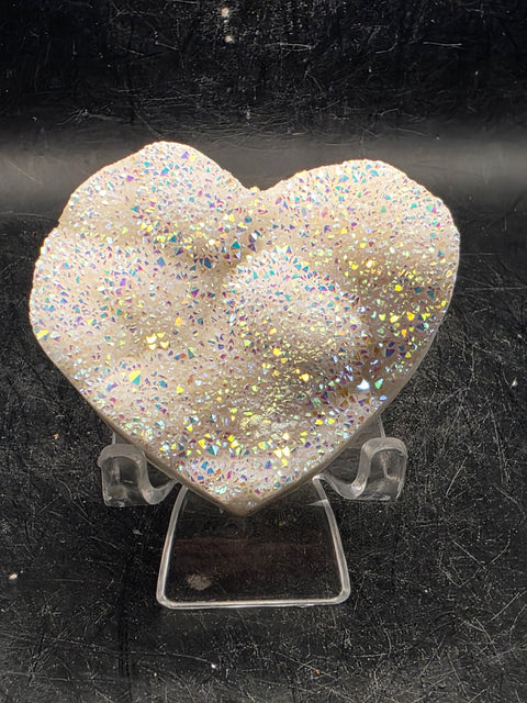 White pearl aura quartz heart! 4.3 ounces, 2.4 inches wide, 2.1" tall