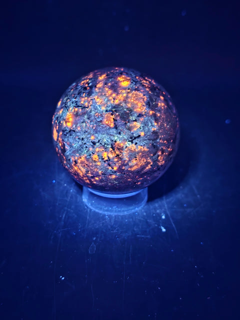 Flame stone sphere "yooperlite" 57.8mm, 2.2 inches, 9 ounces