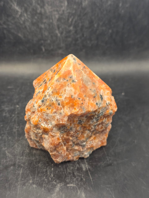 Sunstone polished top point! 14.8 ounces, 3.1 inches tall, 2.5" wide
