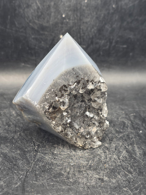 Druzy agate polished top point! 7.4 ounce, 2.7 inches tall!