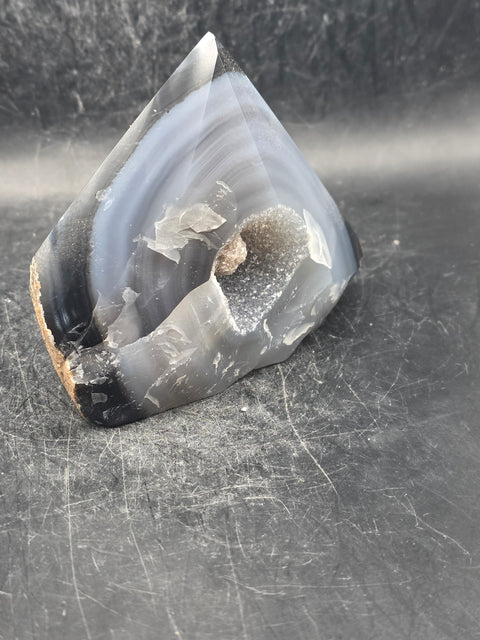 Druzy agate polished top point! 12.5 ounces, 3.7 inches wide, 3" tall