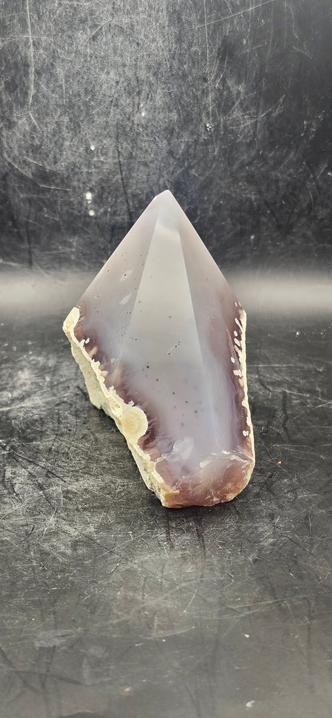 Druzy agate polished top point! 8.6 ounces, 2.7 inches tall, 2.9 wide