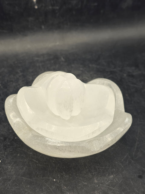 3 piece lotus flower bowl set! 6.5 ounces, 2.8 inches wide!