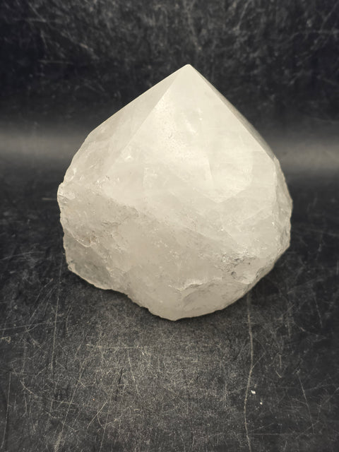 Clear quartz polished top point! 13.4 ounces, 2.8 inches tall, 2.8" wide