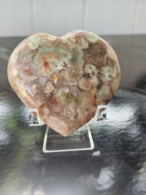 Flower agate heart! 3.5 ounces, 2.5 inches tall,2.3 inches wide