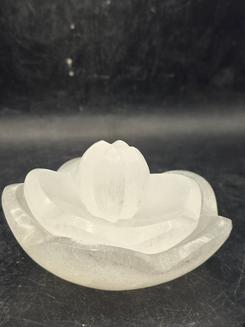 3 piece lotus flower bowl set! 6.5 ounces, 2.8 inches wide!