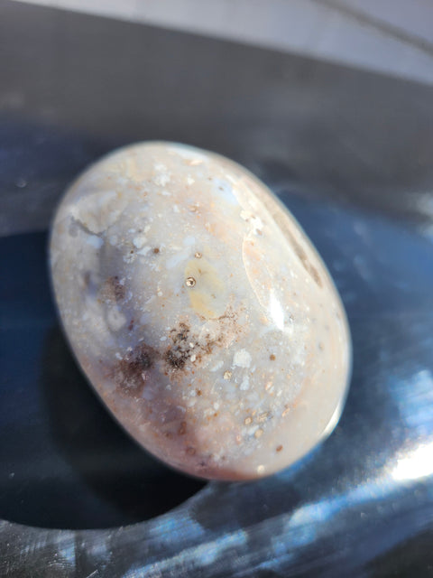 crystals spheres towers gemstones geodes skulls Amathyst rose quartz 