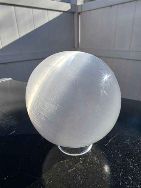 Jumbo selenite sphere with led light! 2.8 pounds, 95mm, 3.7 inches