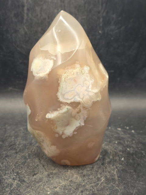 Flower agate flame tower! 13 ounces, 3.8 inches tall, 2.2" wide