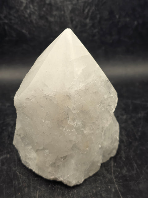 Clear quartz polished top point! 13.2 ounces, 3.6 inches tall, 2.5" wide