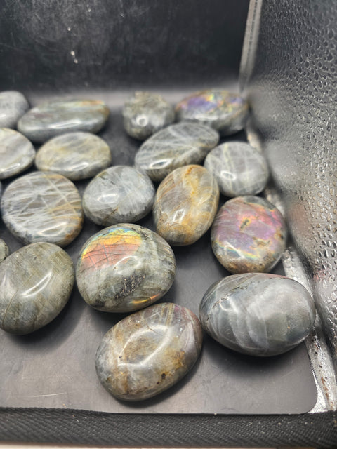 Sunset labradorite palm stone! 1.6 too 2.5 inches