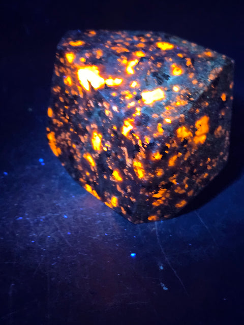 Flame stone "yooperlite" free form! 10.4 ounces, 2.7" wide, 2.4" tall