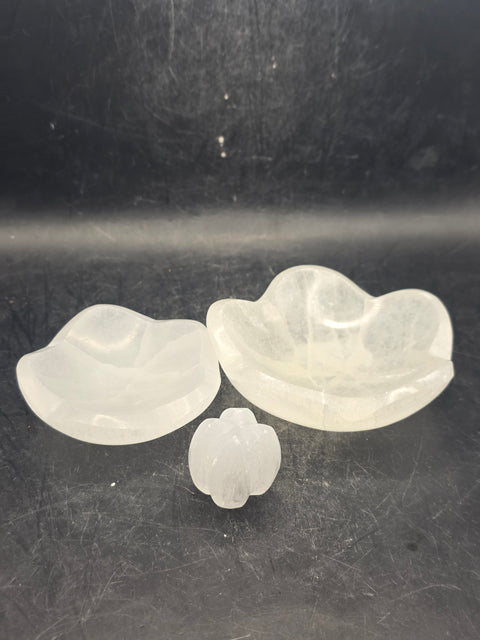 3 piece lotus flower bowl set! 6.5 ounces, 2.8 inches wide!