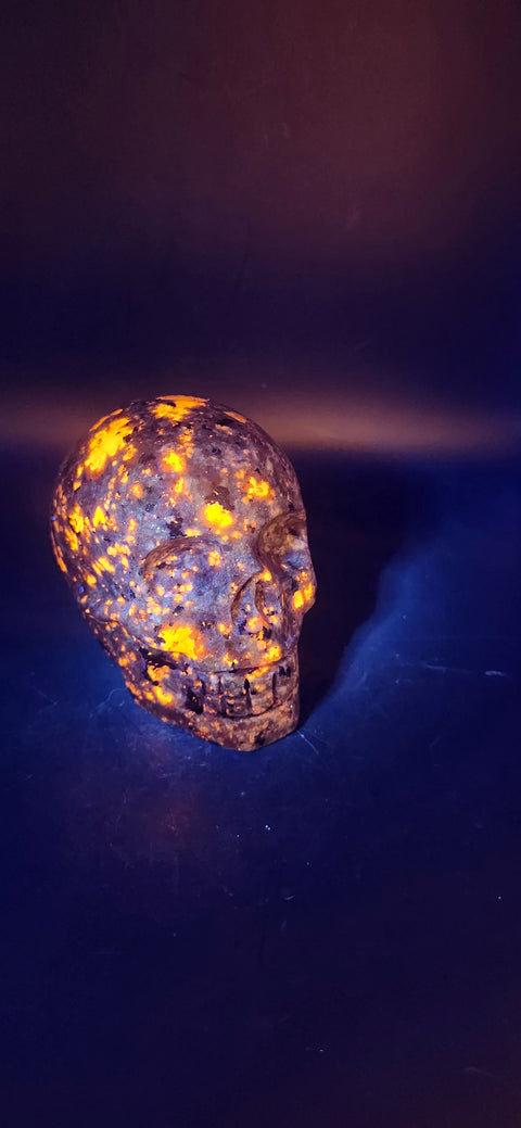 Flame stone " yooperlite" skull! 3 inches tall, 3 long, 14.7 ounces