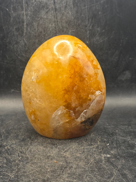 Golden healer free form! 1 pound, 3.3 inches tall, 2.9 inches wide!