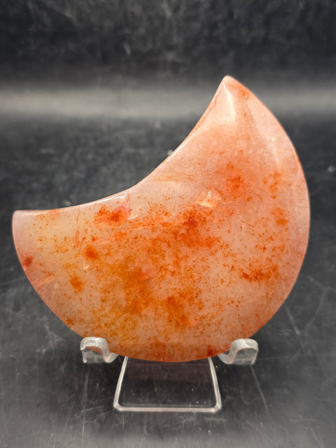 Agate moon! 4 ounces, 3 inches tall, 2 inches wide