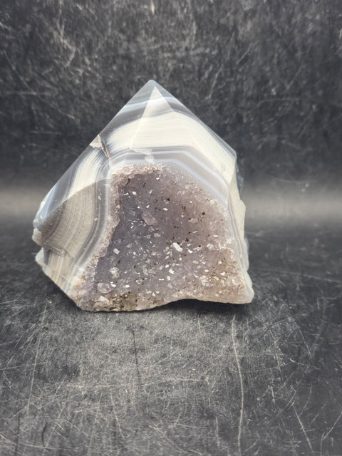 Druzy agate polished top point! 10.9 ounces, 2.8 inches tall, 2.7" wide