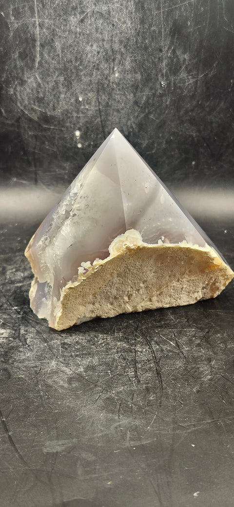 Druzy agate polished top point! 8.6 ounces, 2.7 inches tall, 2.9 wide