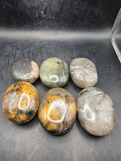 Golden healer pyrite palm stone! 1.8 to 2.2 inches