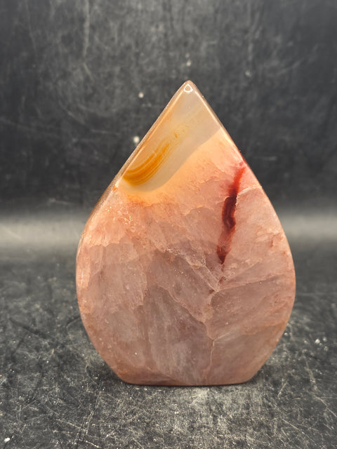 Agate tear tower! 5.4 ounces, 3.3 inches tall, 2.3 inches wide!