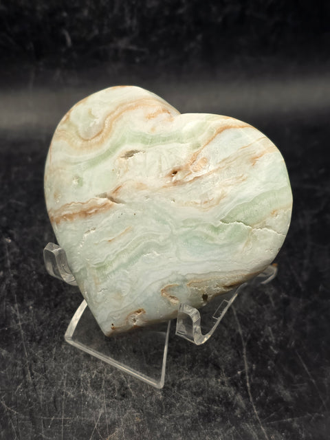 Caribbean calcite heart! 4.2 ounces, 2.6 inches wide, 2.4" tall