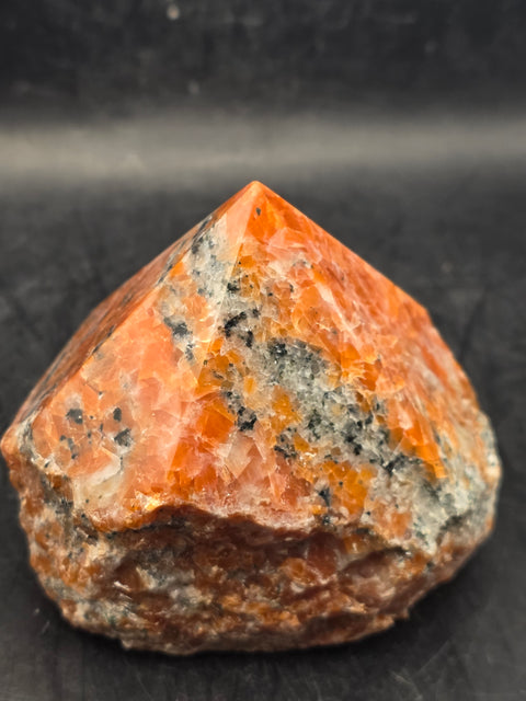 Sunstone polished top point! 14.5 ounces, 2.7 inches tall, 3 inches wide!
